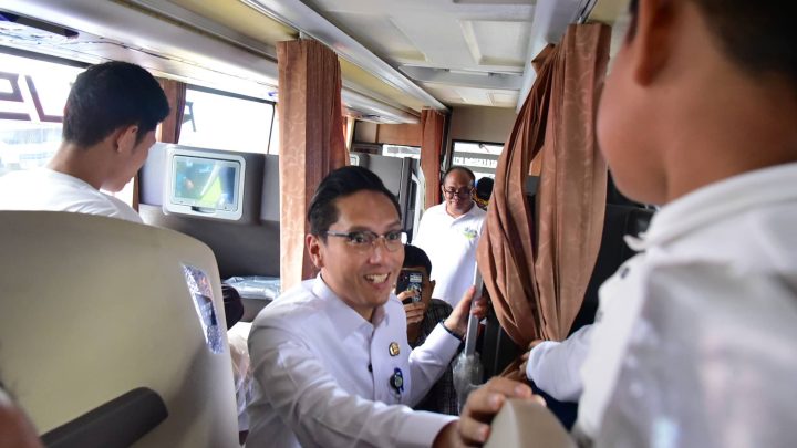 Mudik Gratis Bareng Pemko Medan, Rico Waas Lepas 1.969 Pemudik ke 12 Kota Tujuan