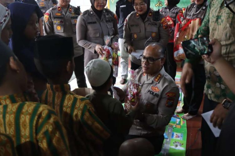 Berbagi di Bulan Ramadhan, Kapolrestabes Medan Sambangi Panti Asuhan Al-Marhamah