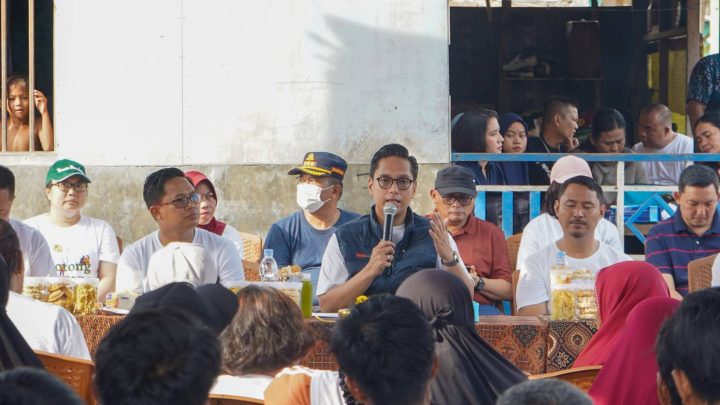 Rico Waas Minta Perusahaan Pekerjakan Warga Setempat
