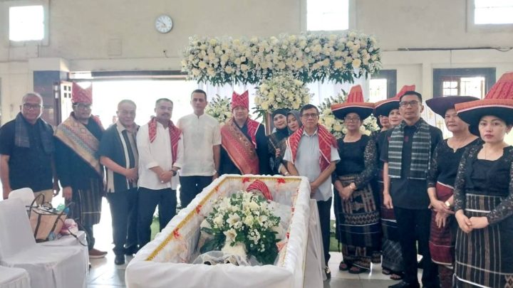 Sampaikan Dukacita, Ketum PWI Pusat dan Ketua PWI Sumut Melayat Eddy Bukit