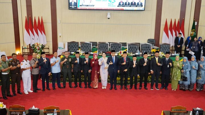 Rico Waas Paparkan Capaian 100 Hari Kerja di Rapat Paripurna HUT Kota Medan