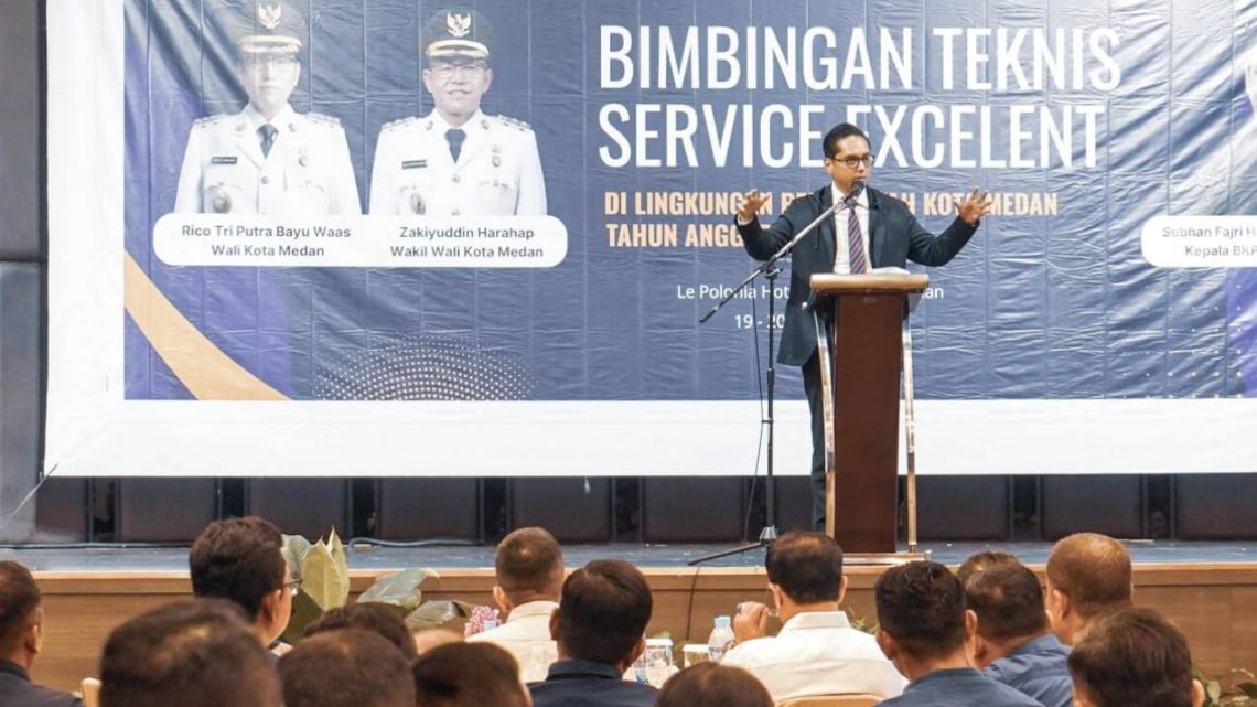Segelas Air Sepenuh Hati, Pesan Pelayanan dari Rico Waas