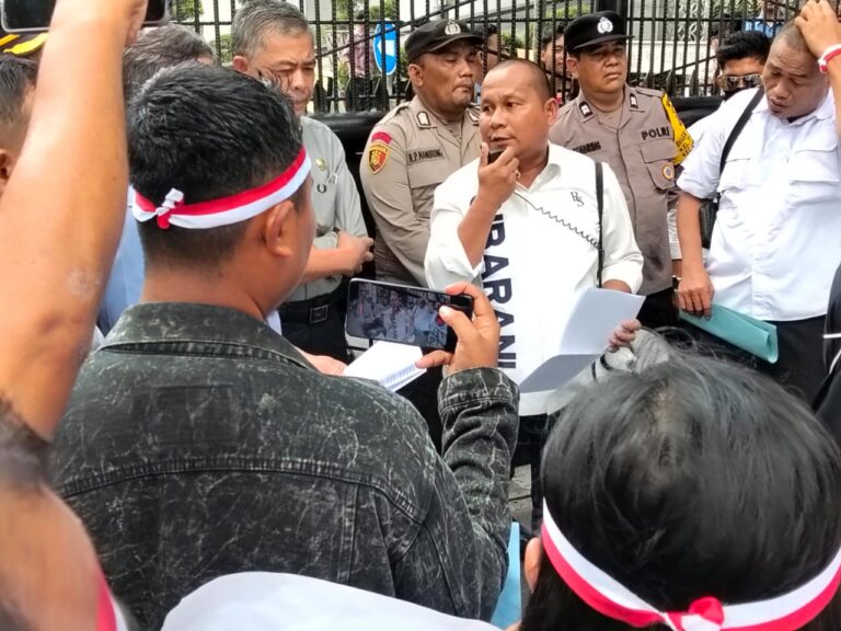 Rahmansyah Sibarani Tampung Aspirasi Guru di DPRD Sumut