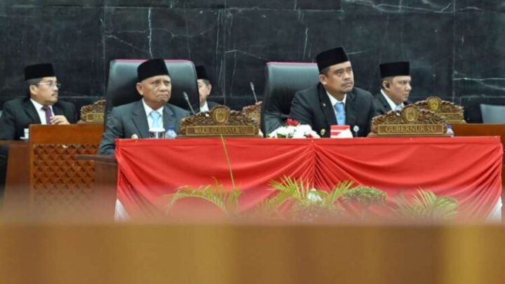 Gubernur dan Wagub Sumut Dengarkan Pidato Presiden RI dalam Rangka HUT ke-80 RI