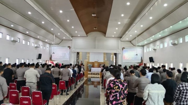 Personel Polda Sumut Gelar Ibadah Oikoumene, Doakan Keamanan dan Kedamaian Bangsa