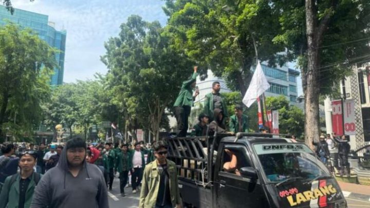 Tegas dan Humanis, Poldasu Amankan 39 Orang Usai Ricuh Aksi Unras di DPRD Sumut