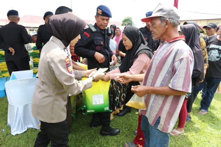 Gandeng Bulog, Kapolda Sumut Launching Gerakan Pangan Murah, Salurkan 200 Ton Beras SPHP