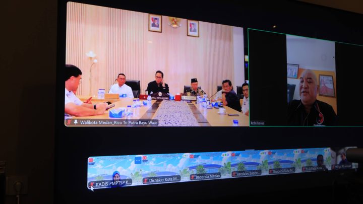 Rico Waas Ikuti Paripurna DPRD Medan Ranperda Perubahan APBD Secara Daring