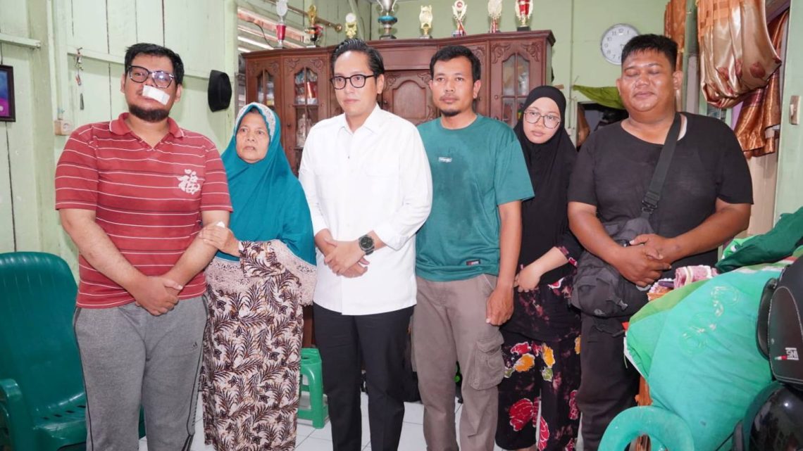 Rico Waas Temui Ojol Korban Penganiayaan, Pastikan Dishub Medan Tertibkan Jukir Liar