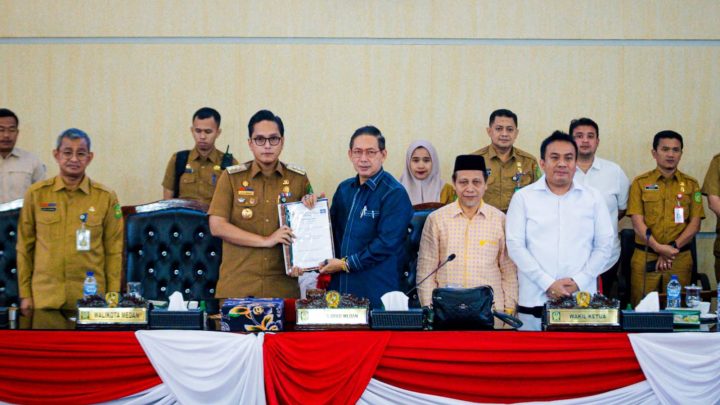 Rico Waas Hadiri Rapat Paripurna, DPRD Medan Apresiasi Pergeseran Anggaran Untuk Benahi Kawasan Medan Utara