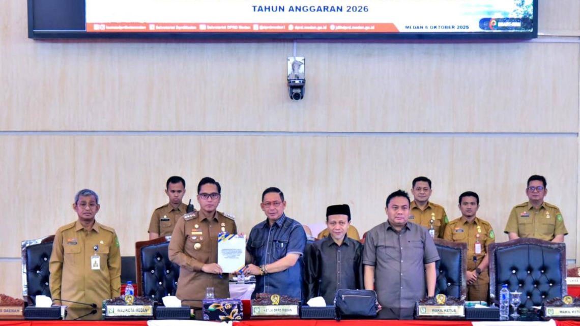 Di Rapat Paripurna, Rico Waas Tegaskan Komitmen Tingkatkan Pelayanan Publik dan Kesehatan