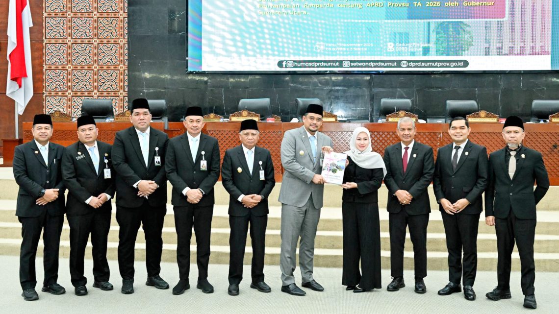 Gubernur Bobby Nasution Serahkan Ranperda APBD Sumut 2026