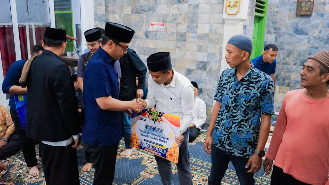 Rico Waas Permudah Pengurusan Dokumen Kependudukan yang Rusak Akibat Banjir