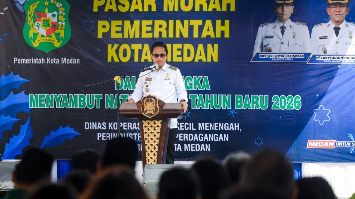 Buka Pasar Murah Sambut Nataru, Rico Waas Tegaskan Stok Bahan Pokok Harus Tersedia Jangan Sampai Kosong