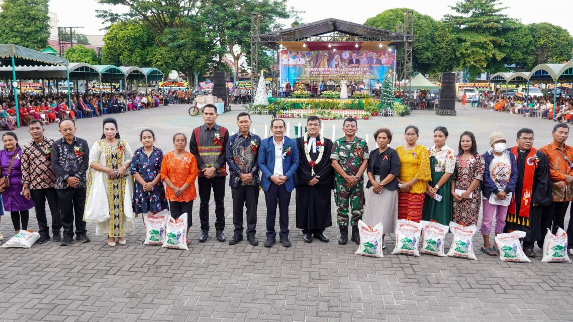 Hadiri Perayaan Natal Oikumene Kota Tebing Tinggi, Wali Kota Ajak Umat Kristiani Dukung dan Sukseskan Program Pemerintah