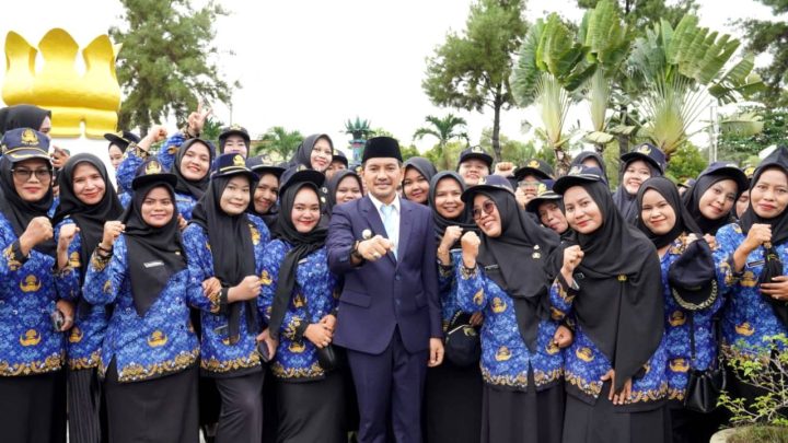 Pengambilan Sumpah/Janji 1.070 PPPK Paruh Waktu, Wali Kota Tebing Tinggi Minta Tunjukkan Kinerja Terbaik Layani Masyarakat