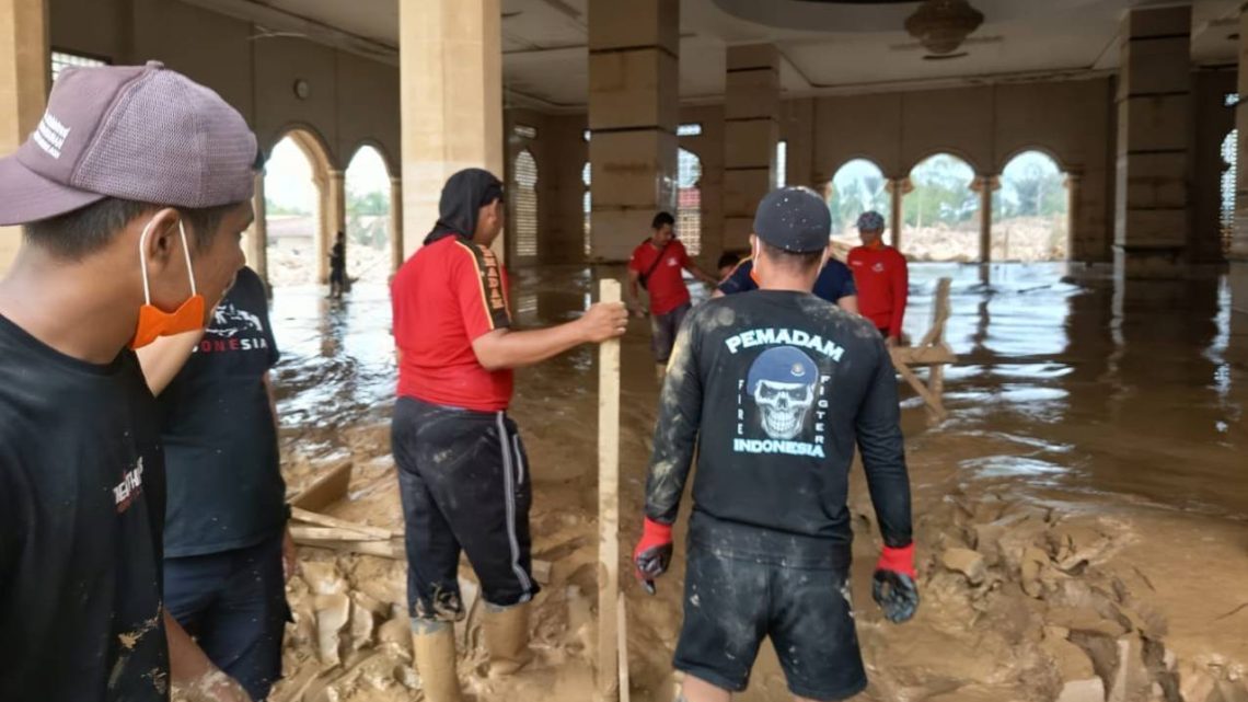 Wamendagri Berterima Kasih atas Bantuan Wali Kota Medan untuk Aceh Tamiang