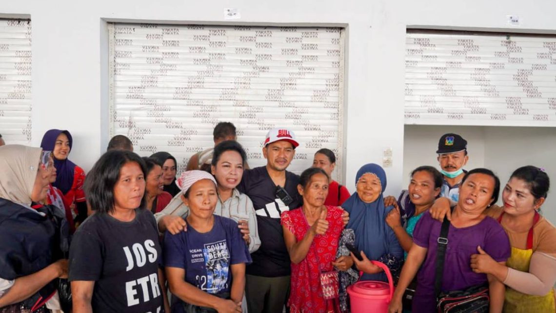 Pimpin Gotong Royong di Pasar Inpres, Wali Kota Tebing Tinggi Tegaskan Kios dan Stand Bukan Untuk Diperjualbelikan