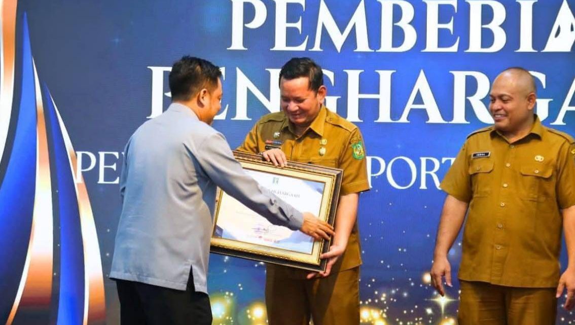 DPRD Medan Raih Penghargaan Terbaik I Hasil Penilaian E-Report JDIHN di Sumut