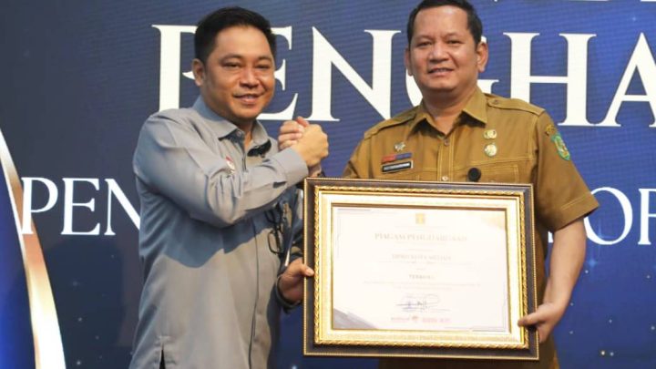DPRD Medan Raih Penghargaan Terbaik I Hasil Penilaian E-Report JDIHN di Sumut