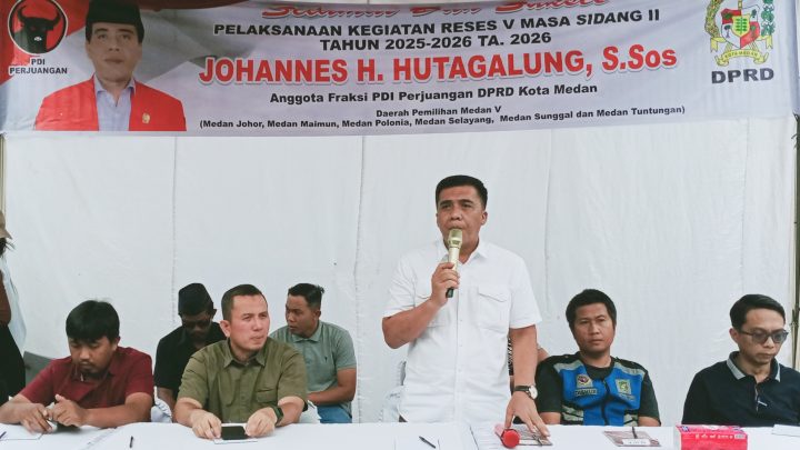 Johannes Hutagalung ‘Kritik’ Perubahan Syarat Penerima Bansos