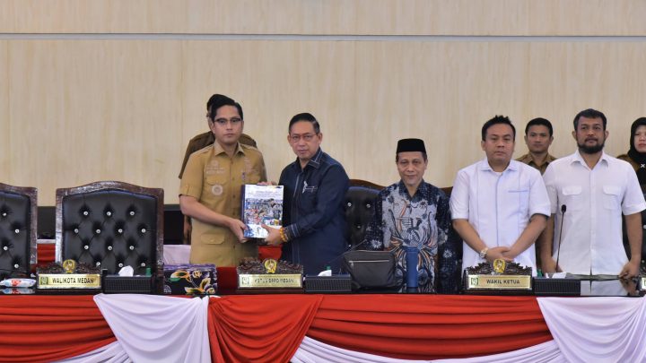 Rico Waas Sampaikan LKPJ 2025, IPM dan Pertumbuhan Ekonomi Meningkat, Kemiskinan dan Pengangguran Menurun