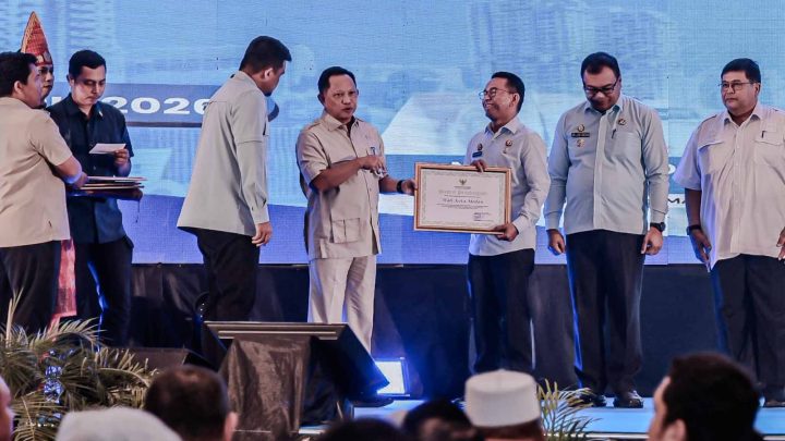 Wujudkan Kepedulian Antar-Daerah, Pemko Medan Terima Penghargaan dari Mendagri