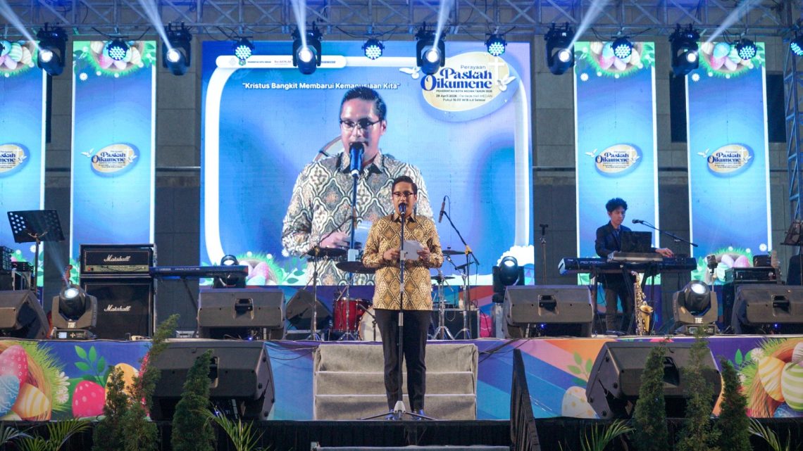 Rico Waas Bawa Pesan Kedamaian di Tengah Ribuan Jemaat Paskah Oikumene