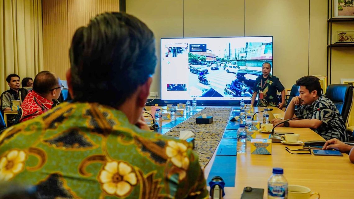 Rico Waas: Penataan Trotoar Harus Punya Perencanaan Matang, Humanis dan Estetis