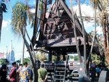 Tinjau Rumah Adat Sisingamangaraja yang Terbakar, Rico Waas Pastikan Segera Dilakukan Perbaikan
