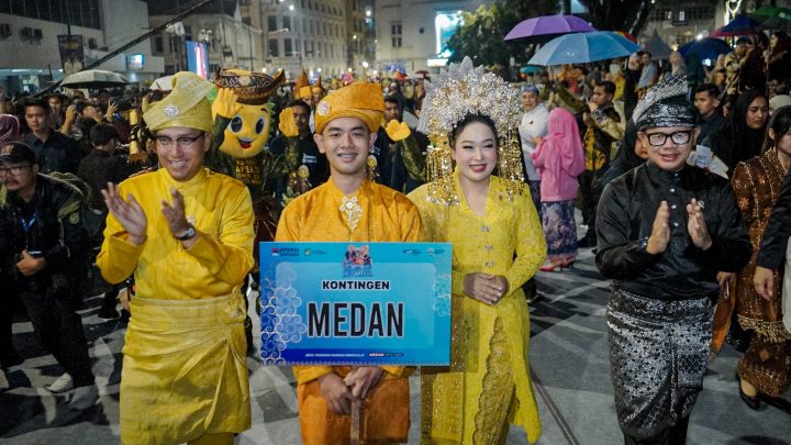 Diguyur Hujan, Karnaval Nusantara APEKSI ke-XVIII Medan Tetap Memukau dan Spektakuler