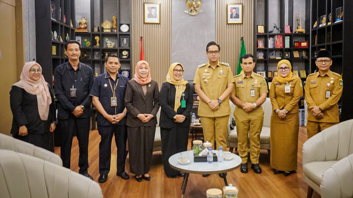 Rico Waas dan Ketua Pengadilan Agama Medan Bahas Penguatan MoU Perlindungan Hak Anak dan Perempuan Pasca Perceraian ASN