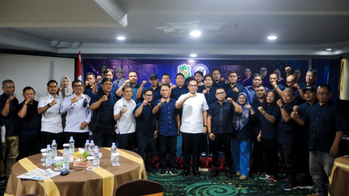 Rico Waas Apresiasi Raker Perdana PWPM, Puluhan Anak Wartawan Terima Penghargaan