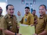 Serahkan SK Program Indonesia Pintar, Wali Kota Tebing Tinggi Minta Kepala Sekolah Bekerja Adaptif dan Berintegritas