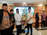 Piala Bergilir MTQ Sumut kembali ke Medan, Rico Waas Apresiasi Kafilah dan Serahkan Bonus