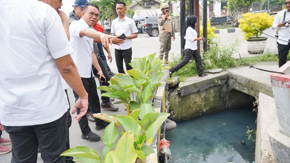 Sidak di Medan Helvetia, Wakil Wali Kota Medan Soroti Drainase Tersumbat dan Tak Terhubung
