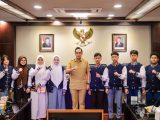 Rico Waas Lepas 10 Pelajar Medan ke Ipoh Malaysia