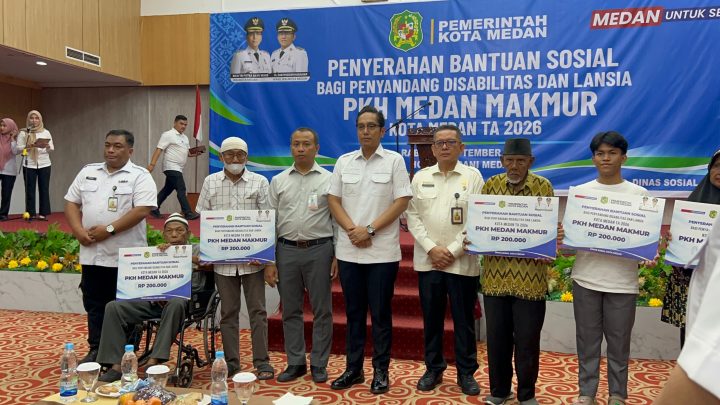 PKH Medan Makmur Resmi Disalurkan, Rico Waas Serahkan Bantuan Untuk 10 Ribu Warga Lansia dan Disabilitas