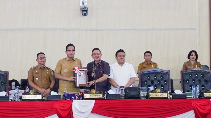 Tanggapi Pandangan Fraksi DPRD, Rico Waas Jelaskan Alasan Pencabutan Perda Nomor 2 Tahun 2013