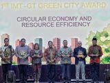 Rico Waas Terima IMT-GT Green City Award