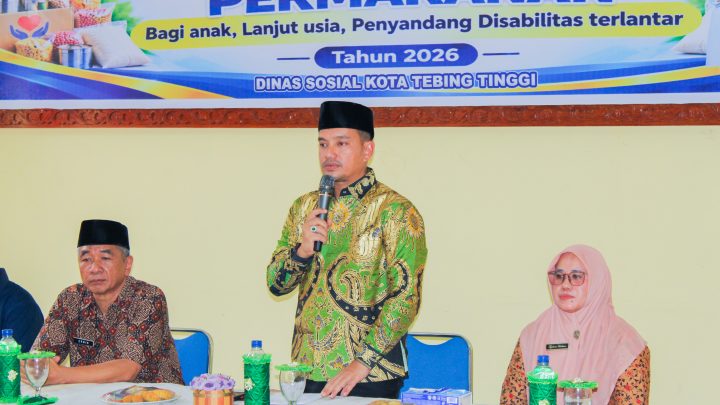 Serahkan Bantuan Permakanan, Wali Kota Tebing Tinggi Ajak ASN dan Masyarakat Tingkatkan Empati kepada Warga Kurang Mampu