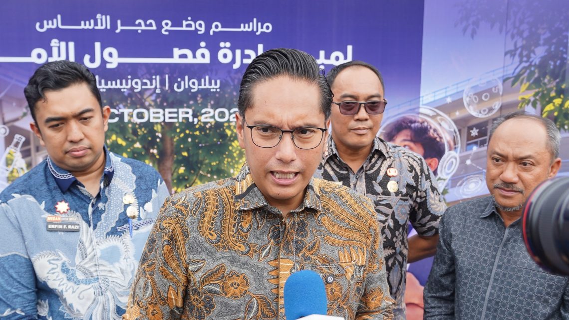 Rico Waas Imbau Warga Pakai Masker dan Kurangi Aktivitas di Luar Ruangan